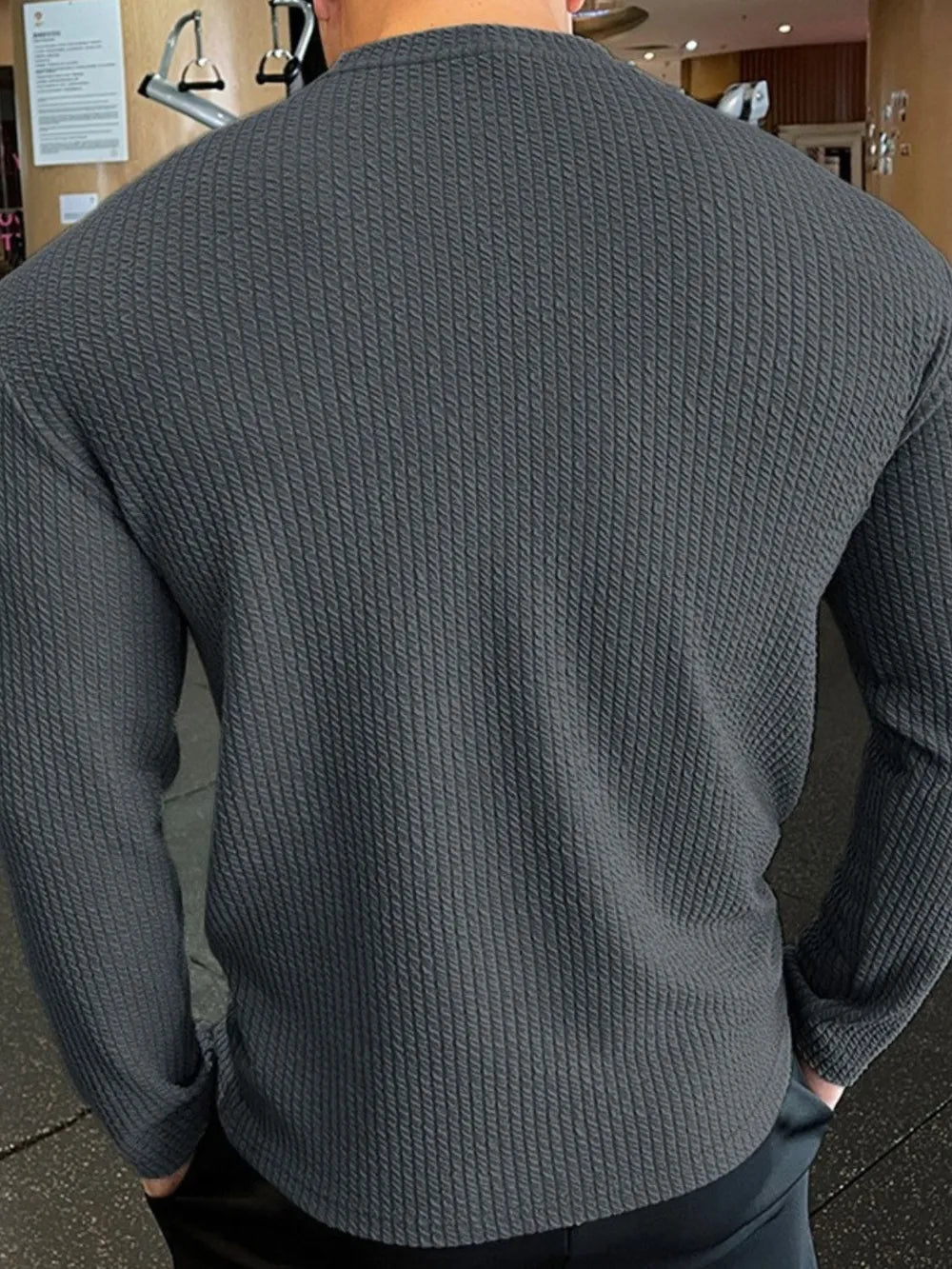 detail – Men's Plus Size Round Neck Long Sleeve T-Shirt | Bara Bros