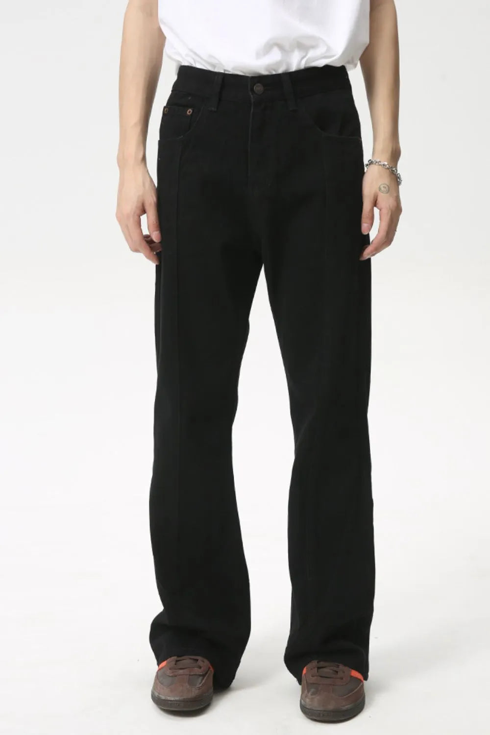 15a3ee6a-25fe-4fcd-8477-a4154749e370-Max Main image