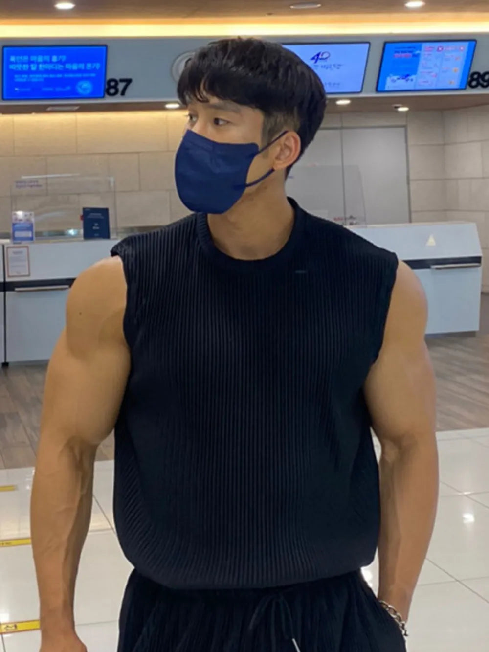 2ced7ed4-4d4a-4432-a4a3-ff1b49635e1a-Max