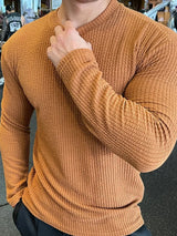 model wearing – Men's Plus Size Round Neck Long Sleeve T-Shirt | Bara Bros