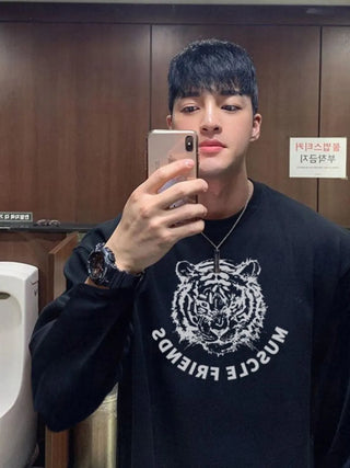 Men's Round Neck Graphic Long Sleeve T-Shirt