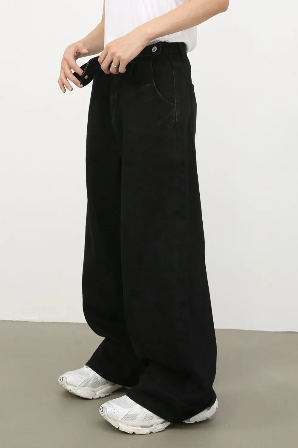 7a6ef57c-cebc-4254-b172-ccf9c19fc92c-Max