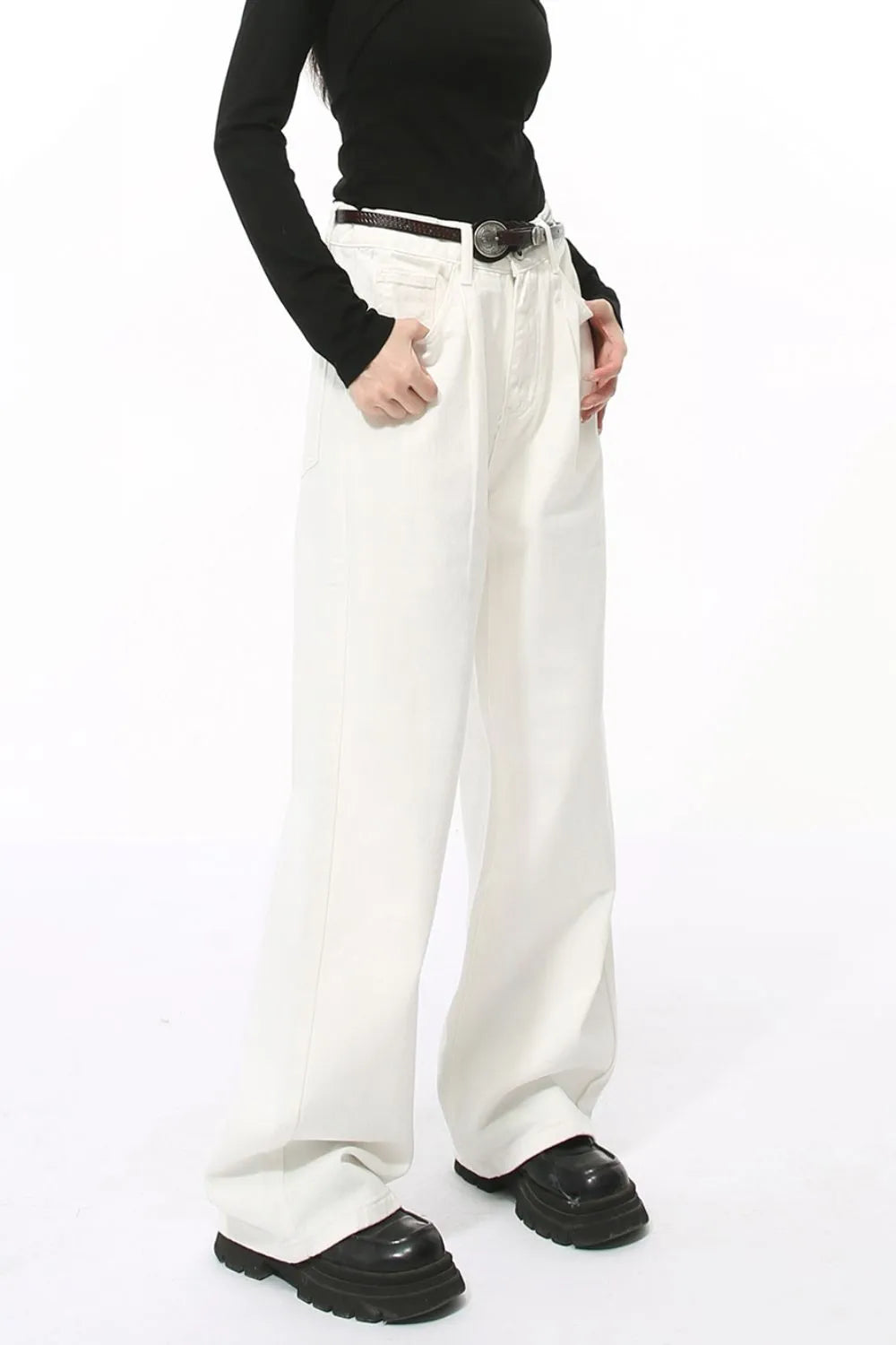 Wide Leg Jeans with Pockets Secondary image