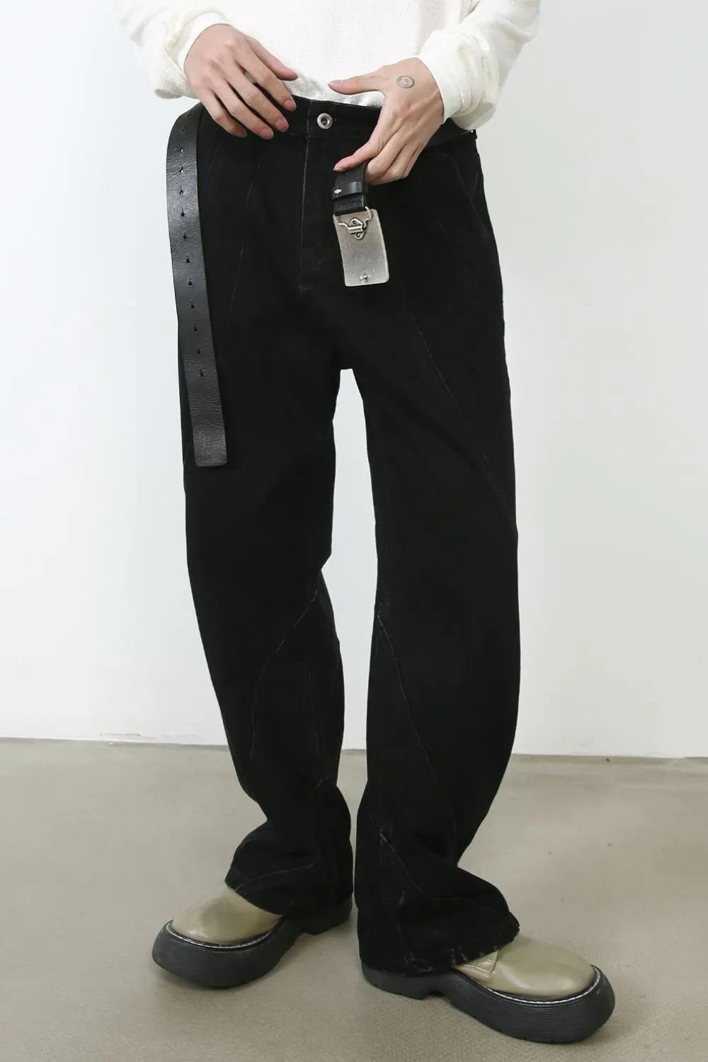 8e5ef25c-6d44-454d-a991-11a7d43c7ba9-Max