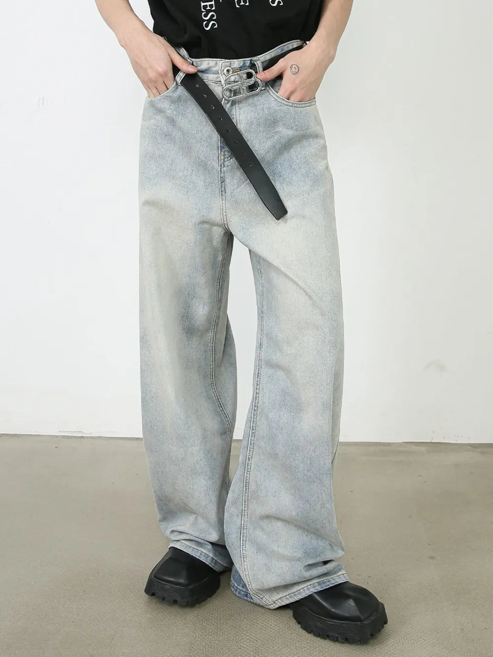 bfb38bea-5729-4433-b24e-8d60d60257c4-Max Main image